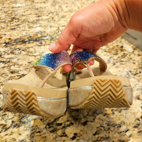 VOLATILE platform flip-flops sz7 worn once! - Picture 6 of 10